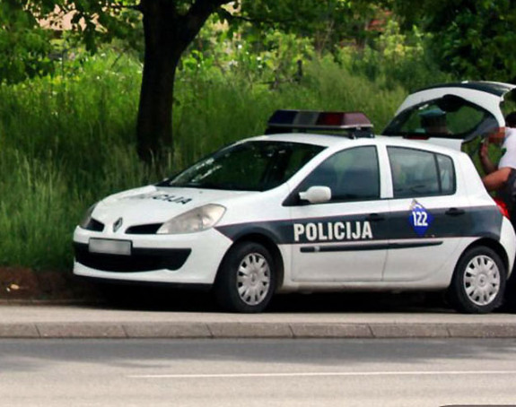 Poginuo muškarac tokom prevrtanja traktora