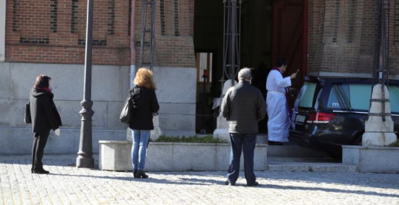 Tužne slike iz Španije: Kovčezi se samo smenjuju