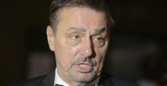 Keba bez maske nigde ne mrda ali i još nečega?!