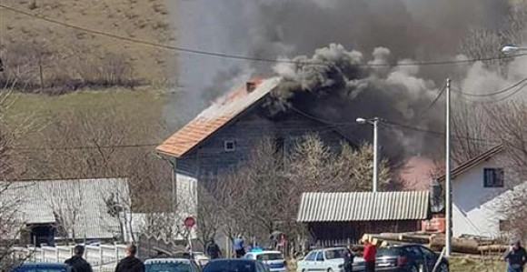 U požaru izgorjela kuća porodice Marić u Kneževu