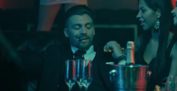 Model iz spota grupe "Hurricane" predaje fizičko na RTS-u!