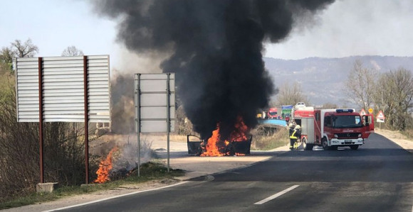 Zapalio se ford mondeo tokom vožnje kod Doboja