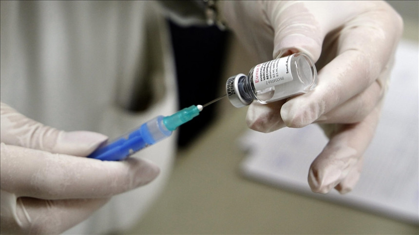 "Vakcina protiv virusa korona za godinu dana"