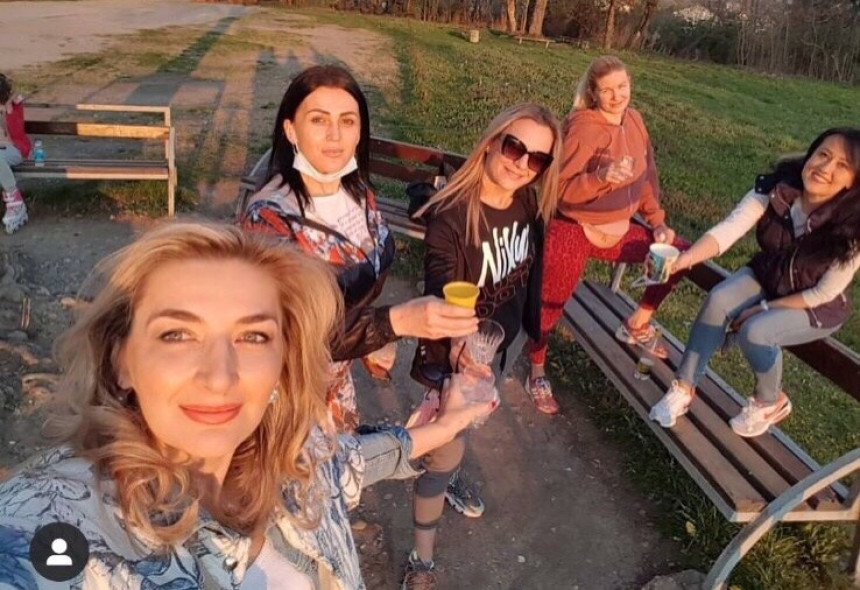 Radojičićeva uredba ne važi i za njegovu suprugu!?