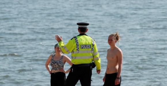 U Češkoj nudisti mogu biti bez odeće ali bez maske ne!