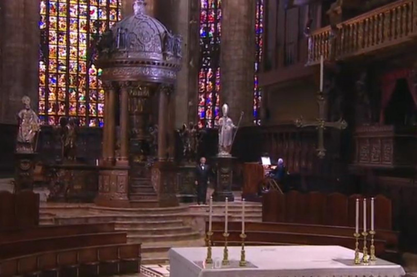 Bočeli uživo iz Milanske katedrale! (VIDEO)
