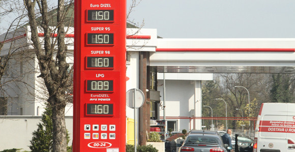Država uzima na svaki litar goriva 0,70 ili 0,75 KM