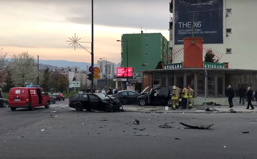 Teška nesreća u SA, dvije osobe su životno ugrožene