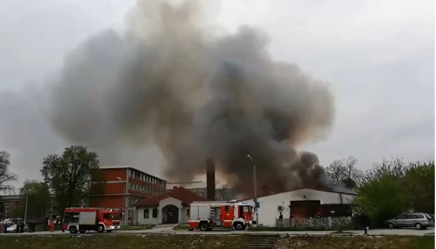 Veliki požar: Gore garaže Opšte bolnice u Jagodini