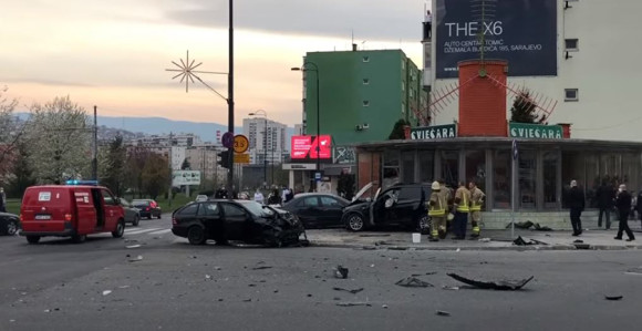 Teška nesreća u SA, dvije osobe su životno ugrožene