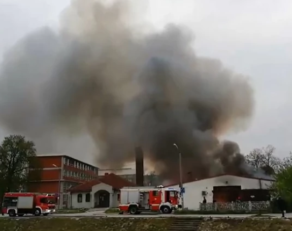 Veliki požar: Gore garaže Opšte bolnice u Jagodini