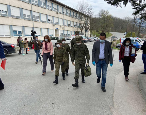 Руски епидемиолошки тим дезинфиковао болницу у Добоју