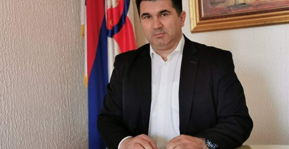 RS traži pomoć od Srbije a Vlada troši milione na objekte