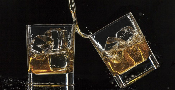SZO upozorava: Alkohol ne štiti od virusa korona!