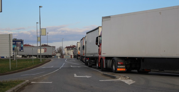 Hrvatska ukida pratnje za kamione koji ulaze u BiH