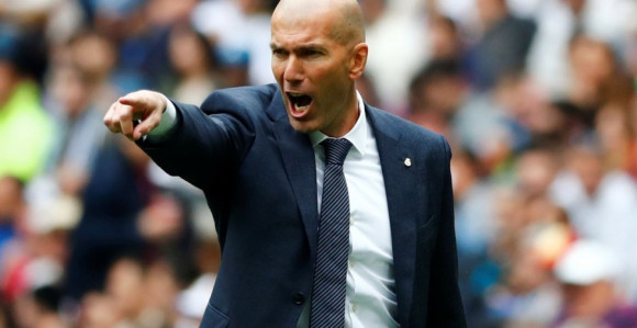Zinedine Zidane pred odlukom karijere, Real u problemu
