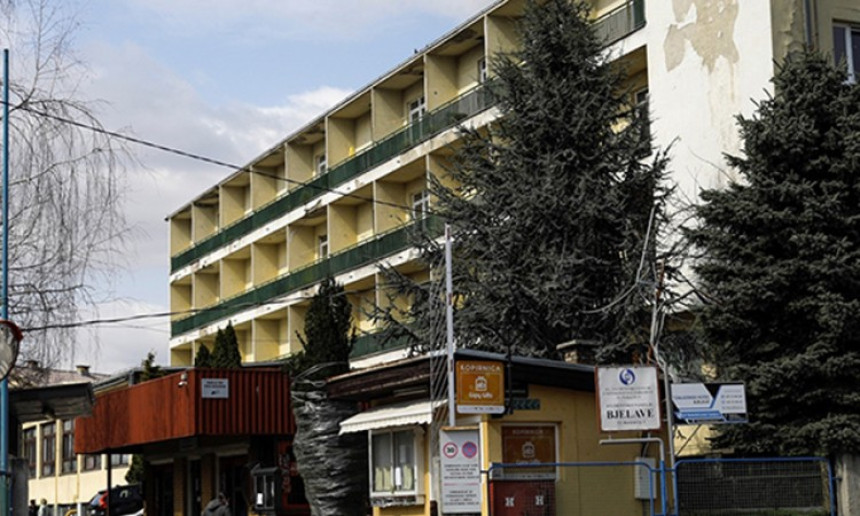 SA: Jedna osoba iz karantina prijeti da će se zapaliti