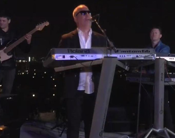 Saša Matić probudio emocije na Vaskrs i pesmom oduševio svet! (VIDEO)