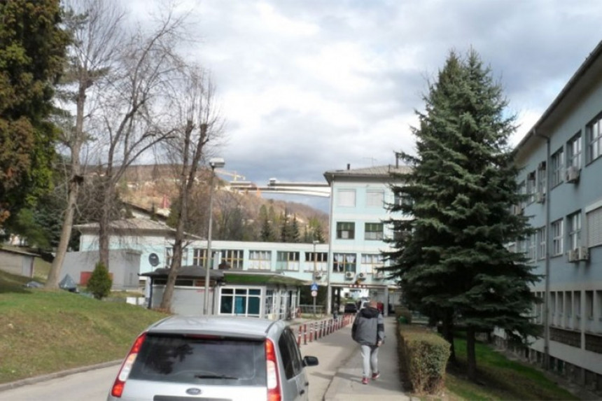 Трудница заражена короном примљена у болницу у Зеници
