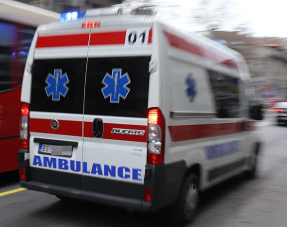 Žena preminula nakon skoka sa petog sprata na Vračaru