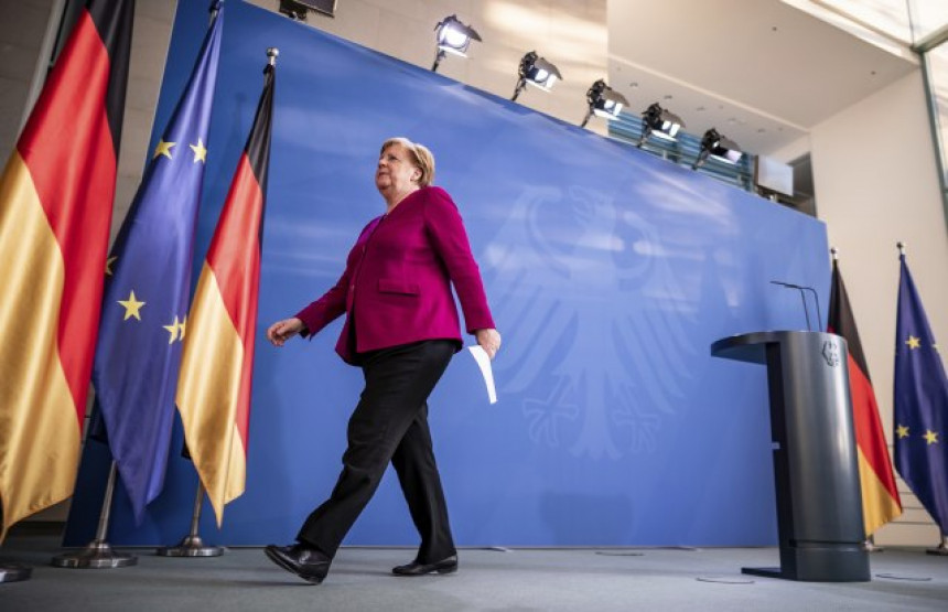 DW: Politički sahranjena, Merkel se digla iz mrtvih