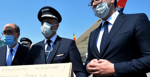 Vučić šalje osam aviona pomoći za Italiju- prvi poletio