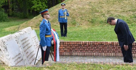 Vučić: Nad Srbima je izvršen genocid