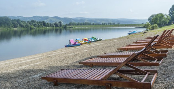 Prevrnuo se čamac na Srebrnom jezeru, utopio se mladić