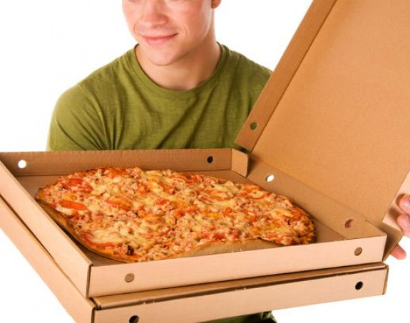 U Napulju za jedan dan prodato 60.000 pizza!