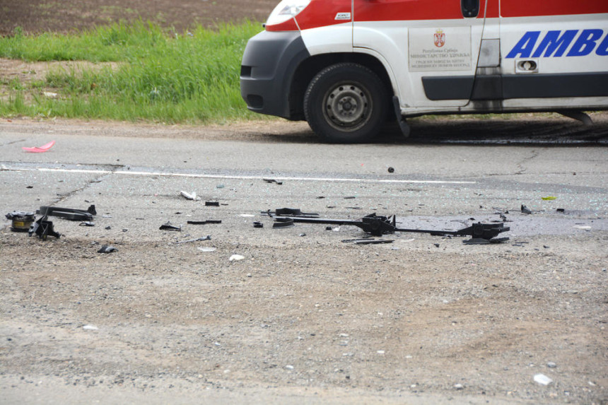 U vrijeme policijskog časa, u udesu više osoba povrijeđeno