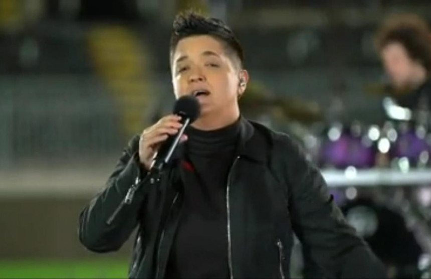 Марија запевала на стадиону и одушевила преко 50.000 људи онлајн!