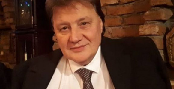 Poznati pevač i voditelj preminuo od korona virusa!