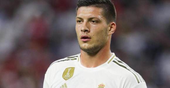 Српски фудбалер Лука Јовић сломио стопало