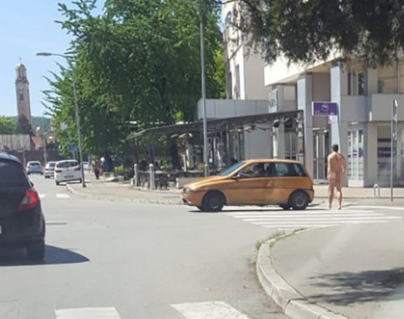 Gradom se šetao muškarac go, reagovala policija