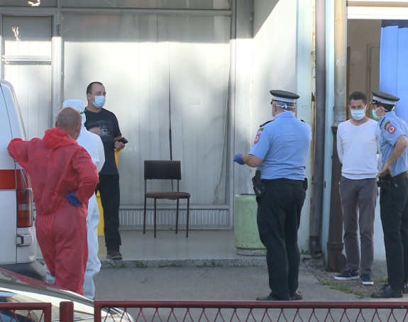Policija kažnjava građane zbog maski, a sami nezaštićeni