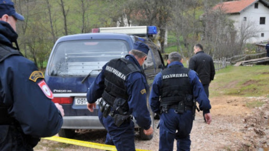 Nakon porodičnog veselja, prijetio bombom policiji