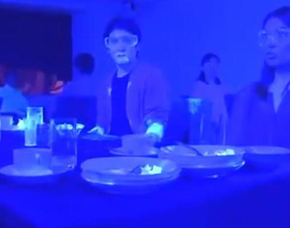 Погледајте како се брзо корона шири у ресторану