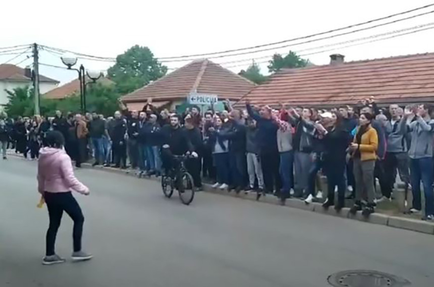 Ponovo okupljanja građana zbog hapšenja vladike