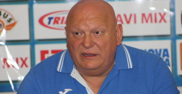 Napadač naoružan pištoljem pretukao trenera Radnika!