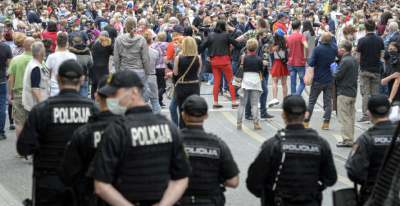 Protesti u Evropi - traži se ukidanje mjera