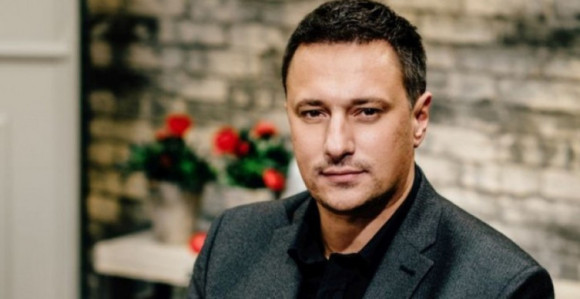 Korona, poslednji čin: Andrija novom pesmom nasmejao fanove! (VIDEO)