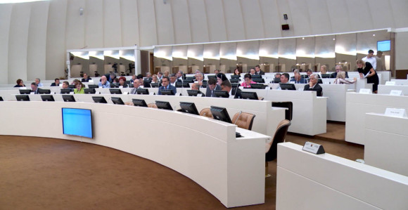 Poslanici po hitnoj proceduri razmatraju Zakon o PDV-u