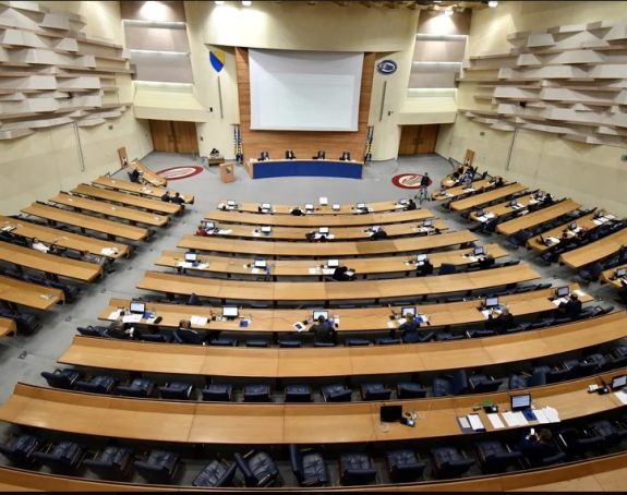 Predstavnički dom: Manje otpremnine političarima