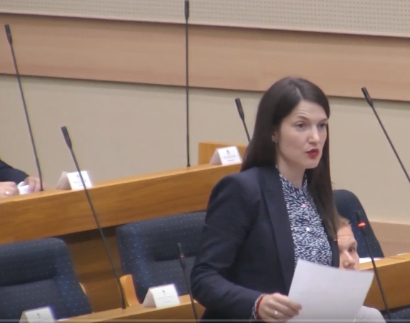 "Ljubite skute Čoviću, a nama pričate o izdaji"