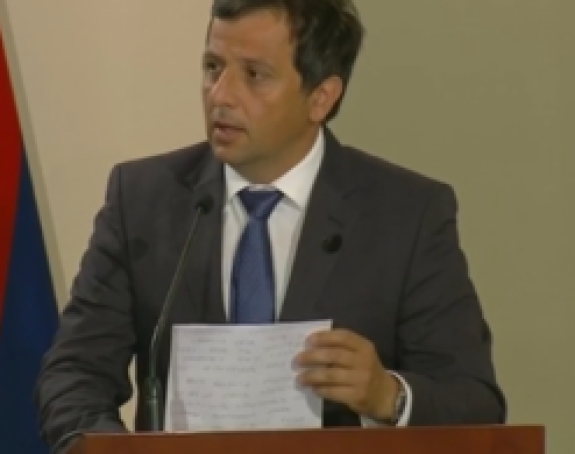 "Srpska je taoc grupe bahatih i osionih ljudi"