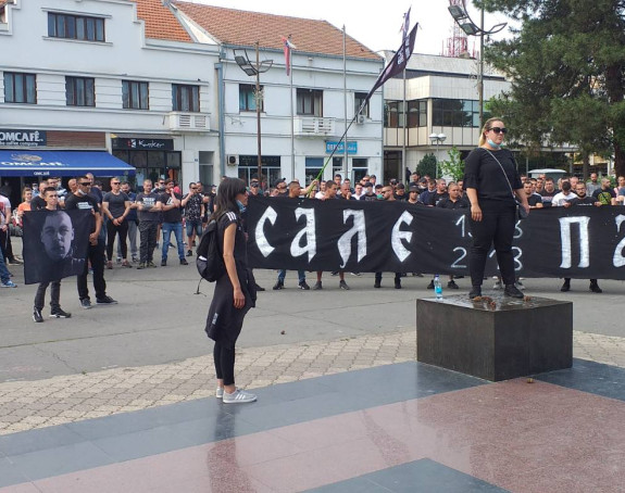Bijeljina: Mirni protesti ispred Okružnog suda