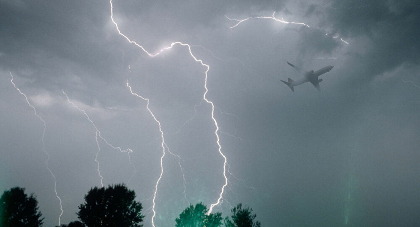 Snažan uragan pogodio Rusiju: Letjeli krovovi...