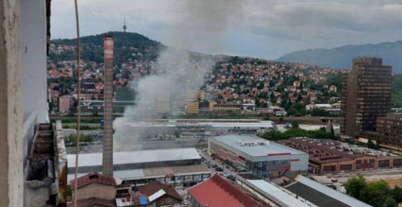 Sarajevo: Požar u halama, vatrogasci na terenu