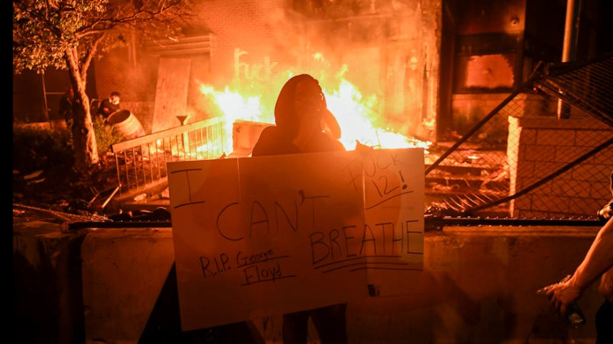 Spaljena policijska stanica, Tramp prijeti vojskom