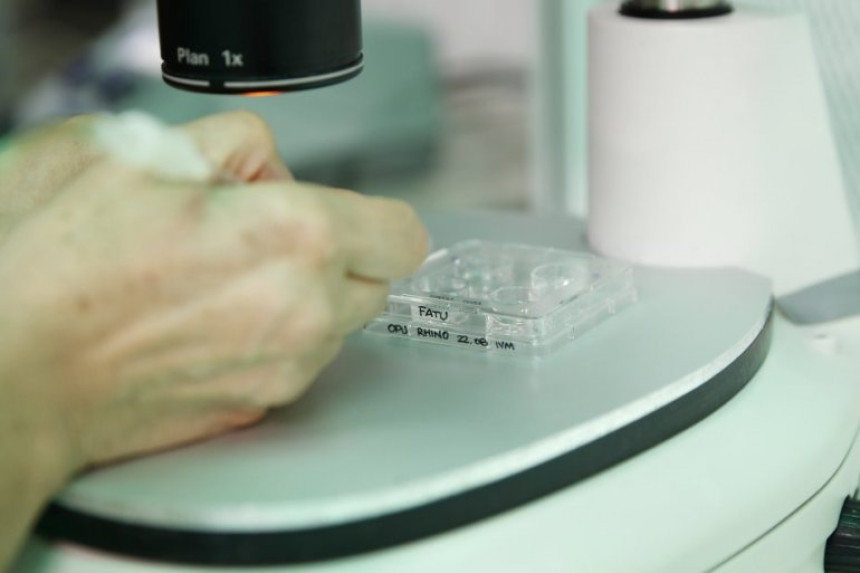 Ugroženo okončanje pandemije, opasna odluka Trampa